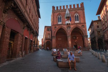 Bologna Sanayi ve Ticaret Odası, İtalya Piazza Mercanzia