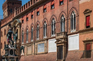 Fontana del Nettuno 'yla Piazza Maggiore' da Palazzo 'nun cephesi