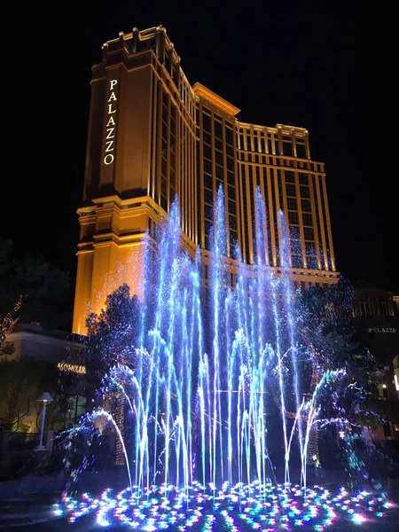 Imagen exterior del Palazzo Hotel Las Vegas de noche —  Fotos de Stock