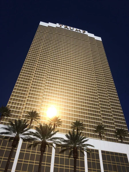 Imagen exterior del Trump International Hotel en Las Vegas — Foto de Stock
