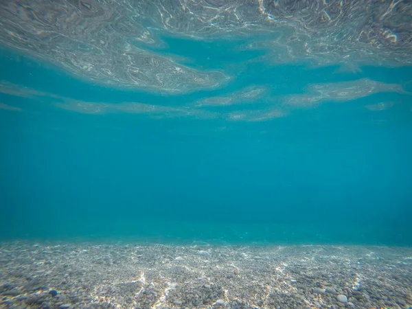 Suelo Marino Poco Profundo Con Piedras Mar Mediterráneo Con Reflejos — Foto de Stock