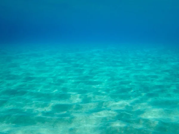 Areia Subaquática Arenosa Fundo Marinho Raso Mar Mediterrâneo Com Reflexos — Fotografia de Stock