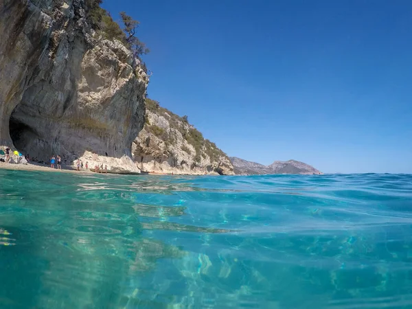 Cala Luna Itálie Září 2017 Pláž Známými Jeskyněmi Italském Ostrově — Stock fotografie