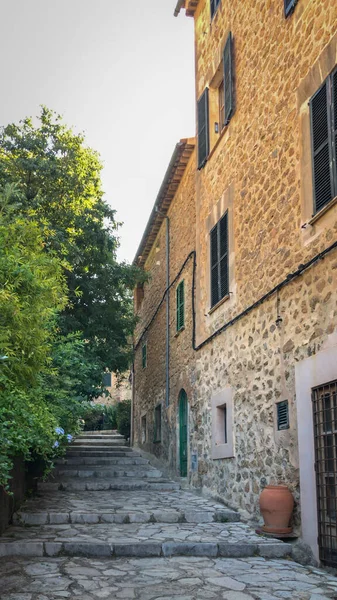 Een Steegje Het Oude Centrum Van Deia Het Balearische Eiland — Stockfoto