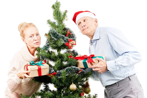 Portret in de buurt van de kerstboom — Stockfoto