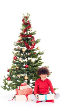 Karışık yarış çocuğa Noel ağacı