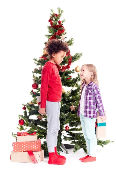 Ağabeyi için gizleme hediye