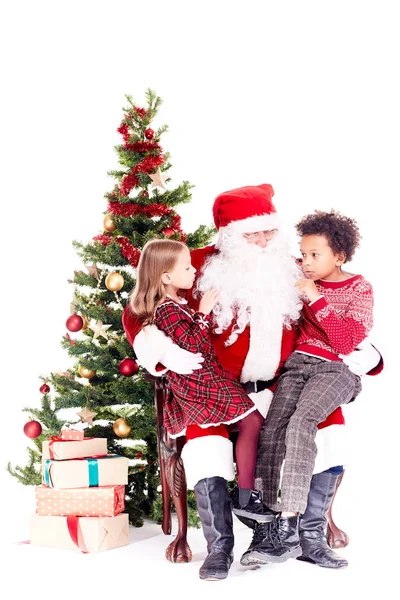 Dzieci z Mikołajem — Zdjęcie stockowe