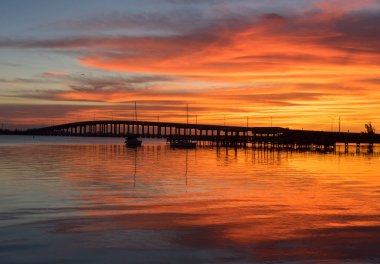 Sunrise Eau Gallie Causeway üzerinde