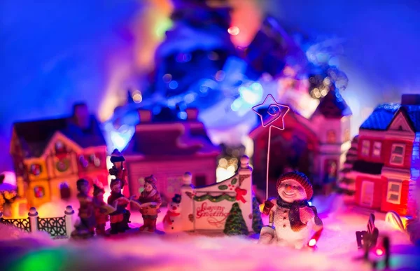 yıldız holding kardan adam ile işaret tebrik tatil çocuk korosu standları