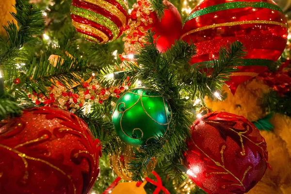 Enfeite Bola Natal Gigante Espumante Com Luzes — Fotografia de Stock