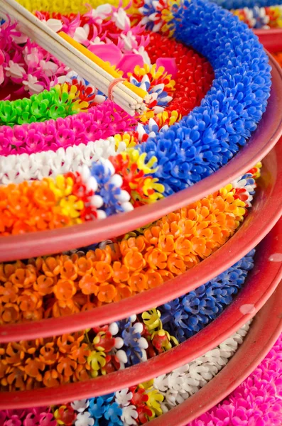 Tay tapınak plastik garland — Stok fotoğraf