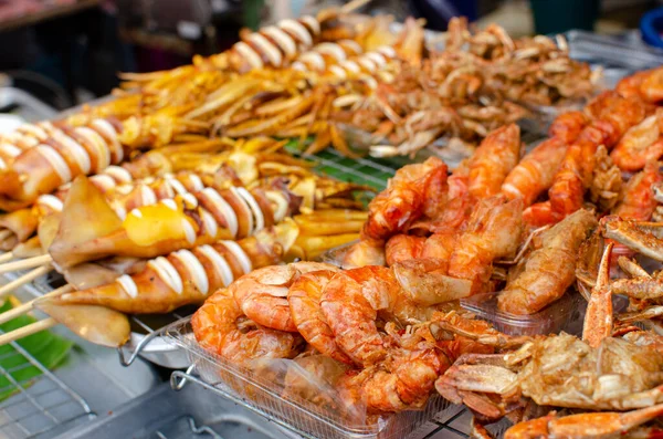 Camarones Fritos Calamares Parrilla Tienda Alimentos Tailandesa Stree —  Fotos de Stock
