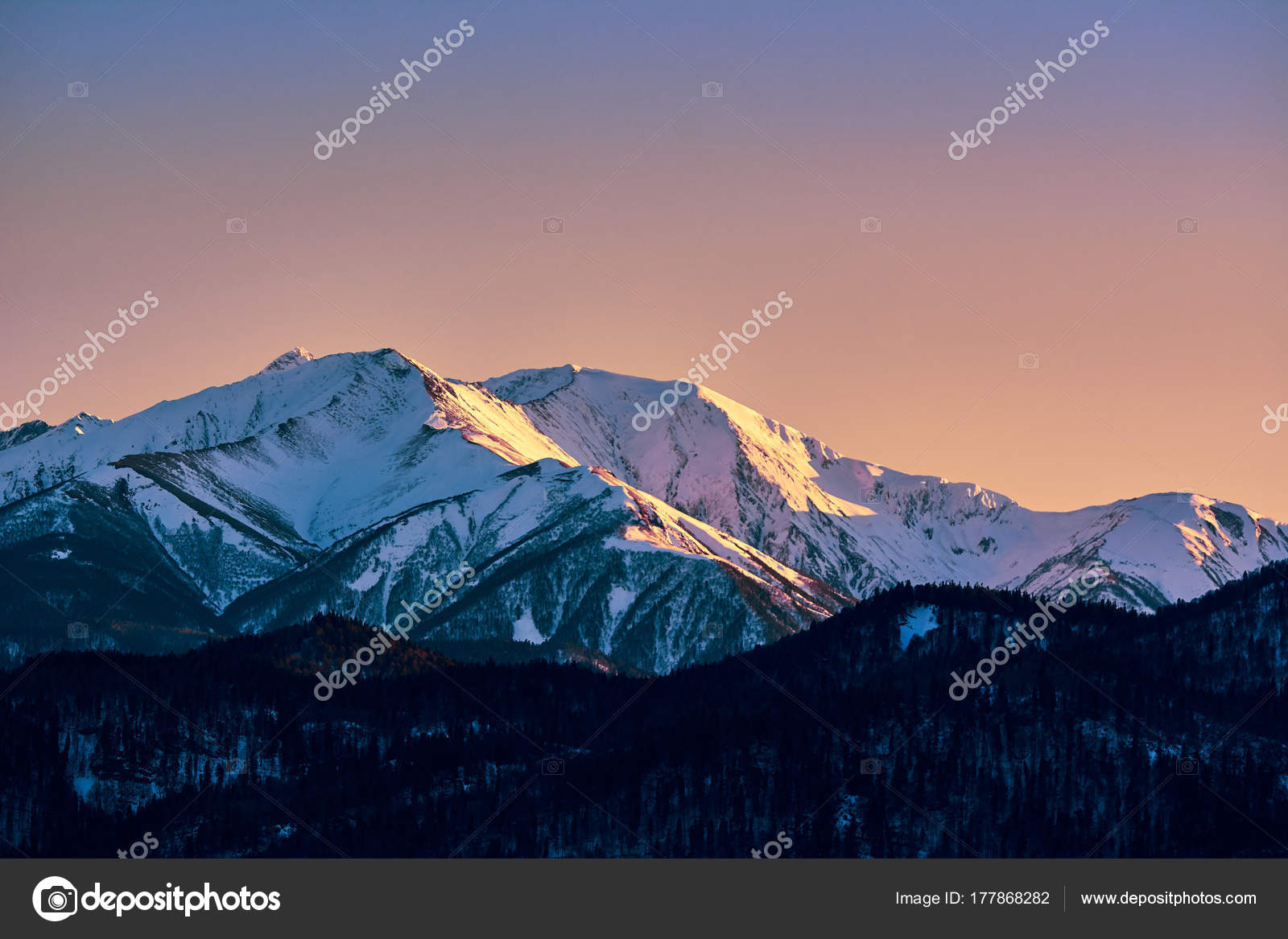 Montagne Innevate Tramonto Adighezia Caucaso Del Nord Russia
