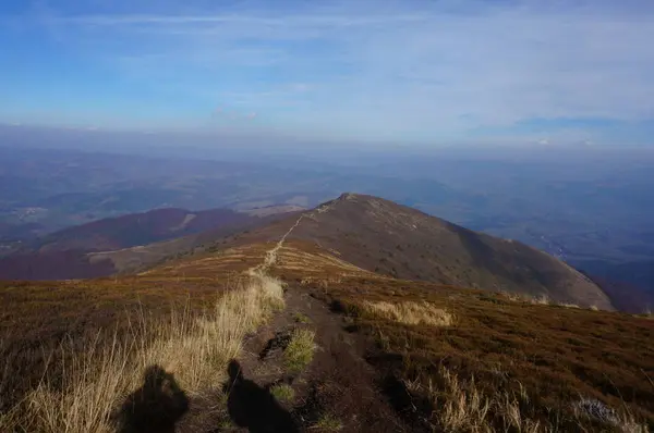 Beleza das montanhas dos Cárpatos no outono — Fotografia de Stock