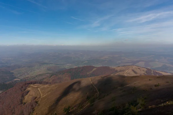 Beleza das montanhas dos Cárpatos no outono — Fotografia de Stock