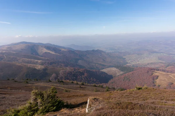 Sonbaharda Karpat Dağları'nın Güzellik