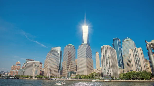 Μία παγκόσμια εμπόριο κέντρο New York City στον ορίζοντα — Φωτογραφία Αρχείου