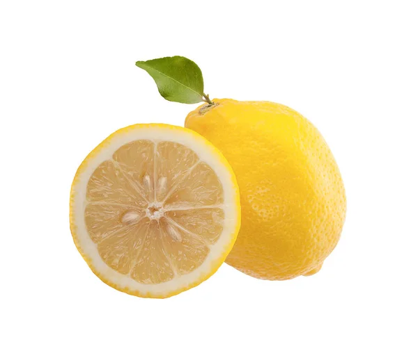 Limón fresco un aislado sobre fondo blanco —  Fotos de Stock