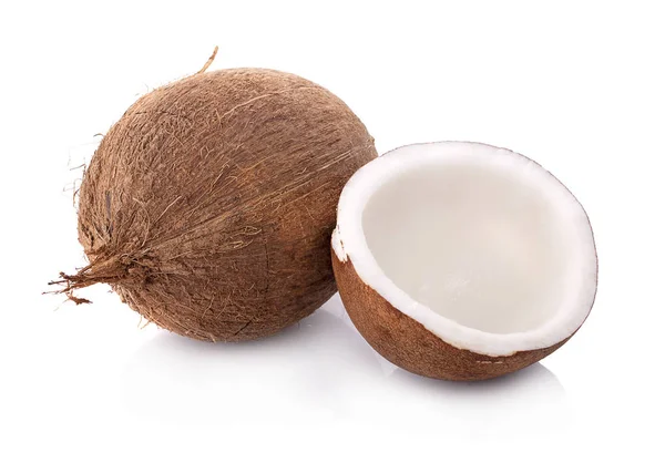 Kokosnüsse isoliert auf weißem Hintergrund — Stockfoto