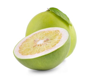 Beyaz arka planda yarım izole edilmiş Pomelo. 