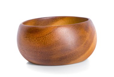 Tahta kase beyaz arka planda izole edilmiş.