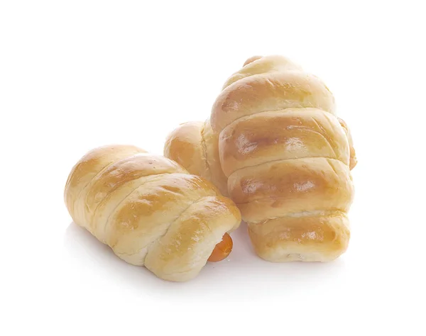新鲜的生硬的面包卷 面团中的香肠是孤立的 — 图库照片