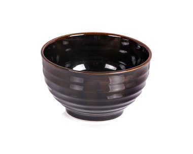 Klasik seramik kase, boş kahverengi kase beyaz arka planda kırpma yolu ile izole edilmiş.