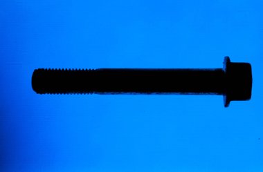 Arkadan vurgulanan cıvata