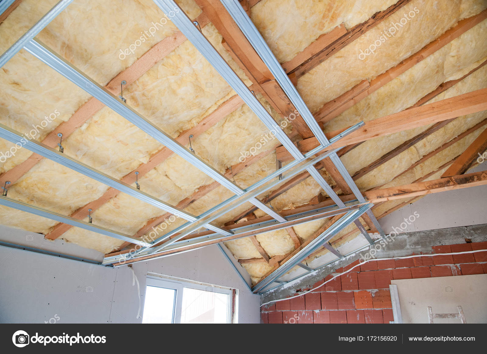Construcción del aislamiento de techo — Fotos de Stock © tchara #172156920