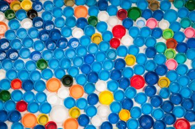 Farklı renk plastik kapaklar