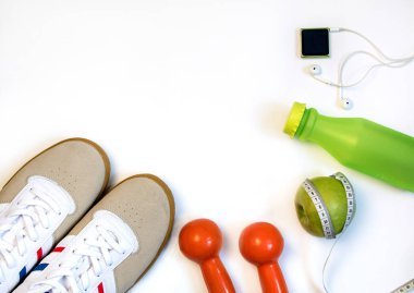 Spor aksesuarları adam için görünümünü top