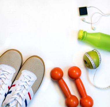 Spor aksesuarları adam için görünümünü top