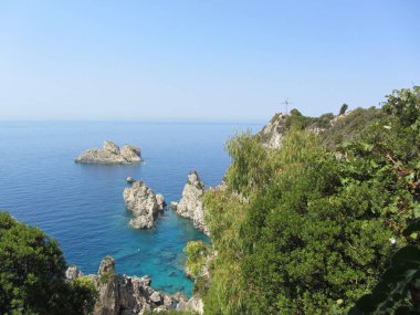 Uçurumlar, koyları, berrak Denizi Üstten Görünüm