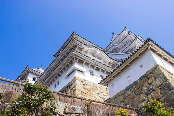 Himeji, Japonya - 11 Mart 2018: Sakura Serverdaki sırasında Himeji Kalesi — Stok fotoğraf