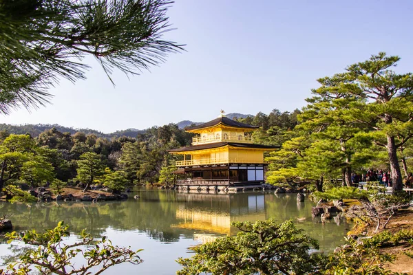 Altın köşk Kinkaku-ji Tapınağı güzel mimari. — Stok fotoğraf