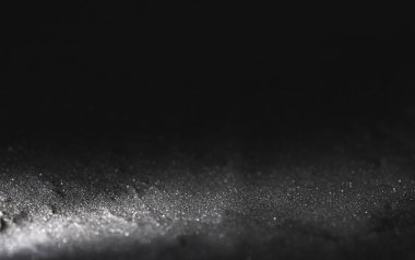 Pencereye yağmur yağıyor