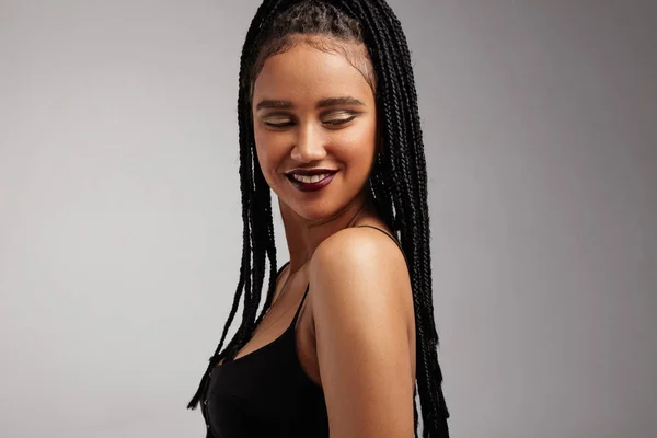 Black woman with braids — Stock Photo, Image