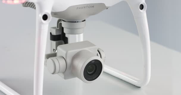 Phantom 4 DJI cámara de primer plano. Movimientos de la cámara — Vídeo de stock