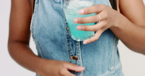 Black mixed race woman lift up a cocktail glass to drink — Stock Video