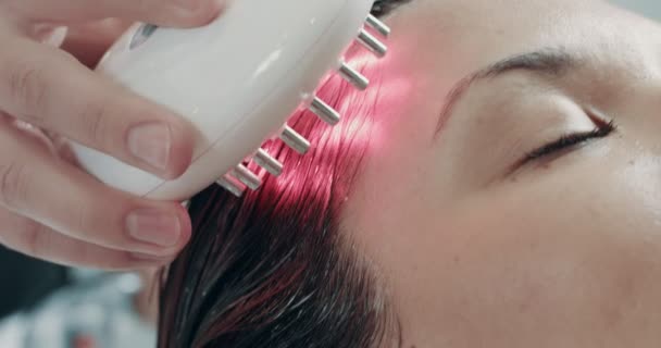 Θεραπεία μαλλιών υπερύθρων. επαγγελματική μαλλιά θεραπεία στο κομμωτήριο — Αρχείο Βίντεο