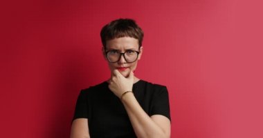 ciddi rahatsız womans portre konsantre