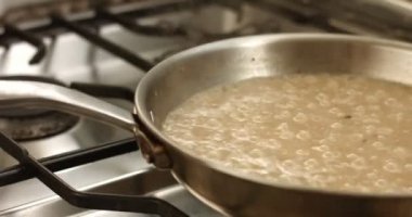 Pırasa ve parmesan risotto video pişirme