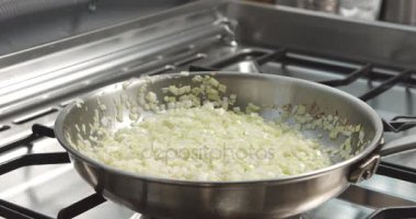 Pırasa ve parmesan risotto video pişirme