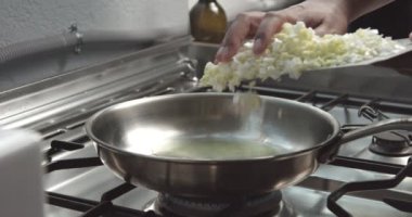 Pırasa ve parmesan risotto video pişirme