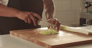 Pırasa ve parmesan risotto video pişirme