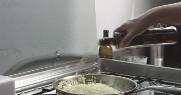 Lauch und Parmesan-Risotto kochen -Video — Stockvideo