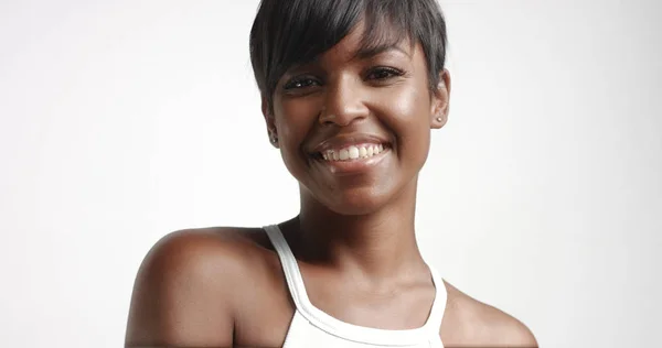 Gorgeous black young woman dancing and posing video — Stock Photo, Image