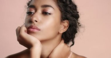 Mükemmel cilt video ile güzel Fas kız