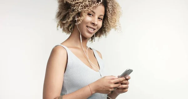 Black woman with curly afro hiar portrait — Stock Photo, Image